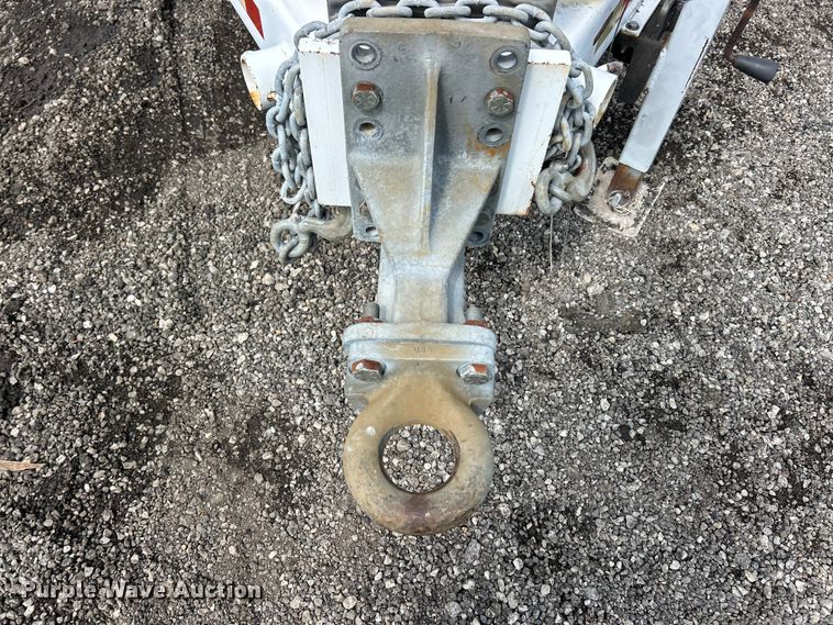 image for item FC2862 2005 Sauber 1594 Oil filtration trailer