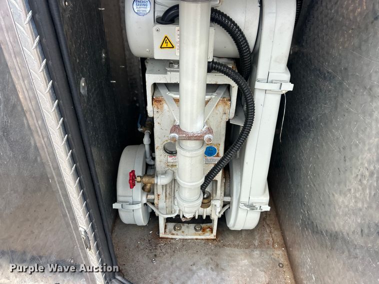 image for item FC2862 2005 Sauber 1594 Oil filtration trailer