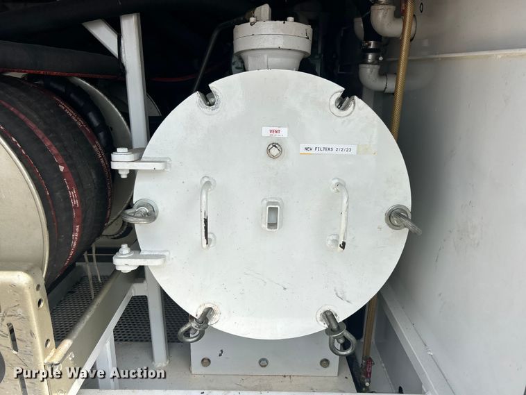 image for item FC2862 2005 Sauber 1594 Oil filtration trailer