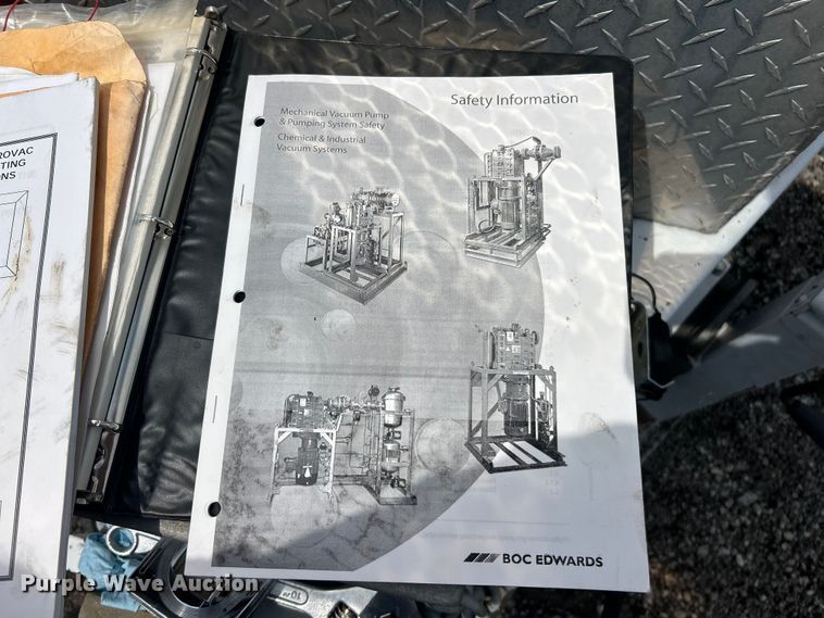 image for item FC2862 2005 Sauber 1594 Oil filtration trailer