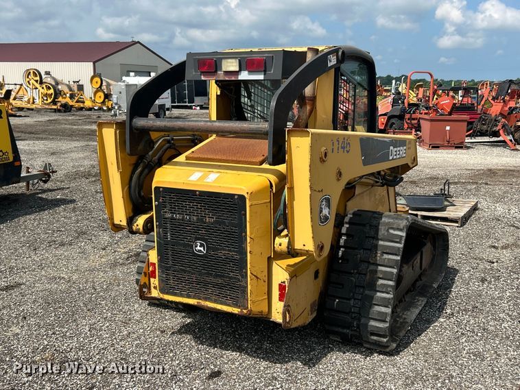 image for item FC2866 2007 John Deere CT332 tracked skid steer loader