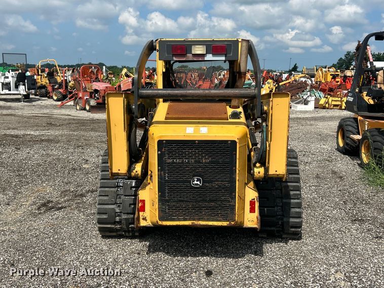 image for item FC2866 2007 John Deere CT332 tracked skid steer loader