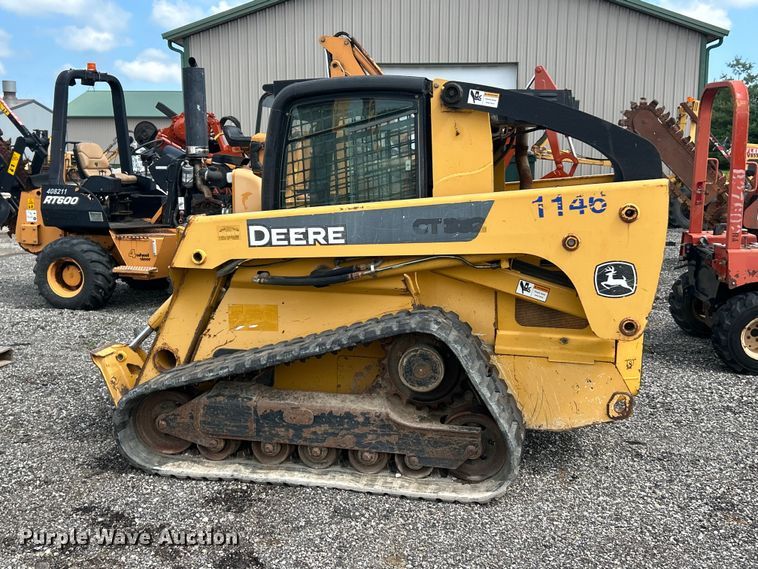 image for item FC2866 2007 John Deere CT332 tracked skid steer loader