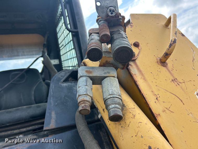 image for item FC2866 2007 John Deere CT332 tracked skid steer loader