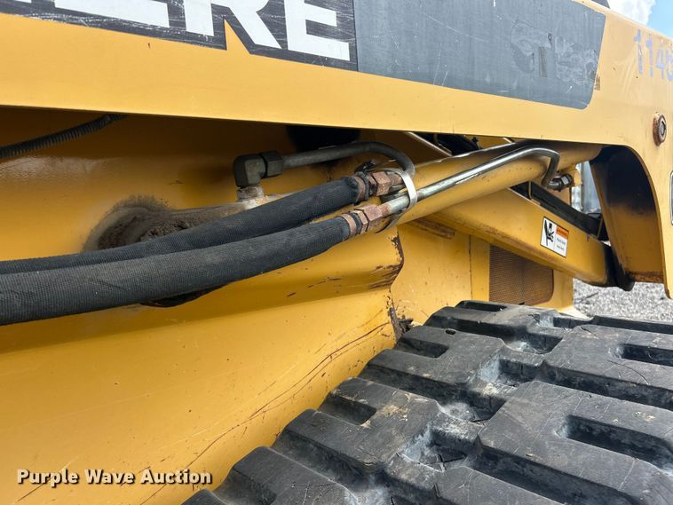 image for item FC2866 2007 John Deere CT332 tracked skid steer loader