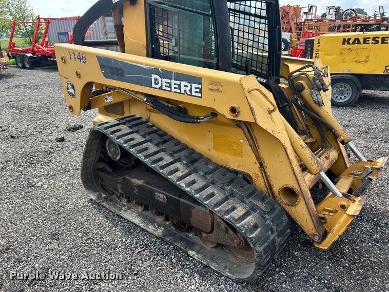 image for item FC2866 2007 John Deere CT332 tracked skid steer loader