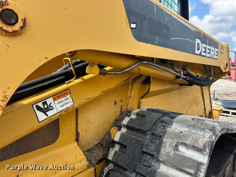 image for item FC2866 2007 John Deere CT332 tracked skid steer loader