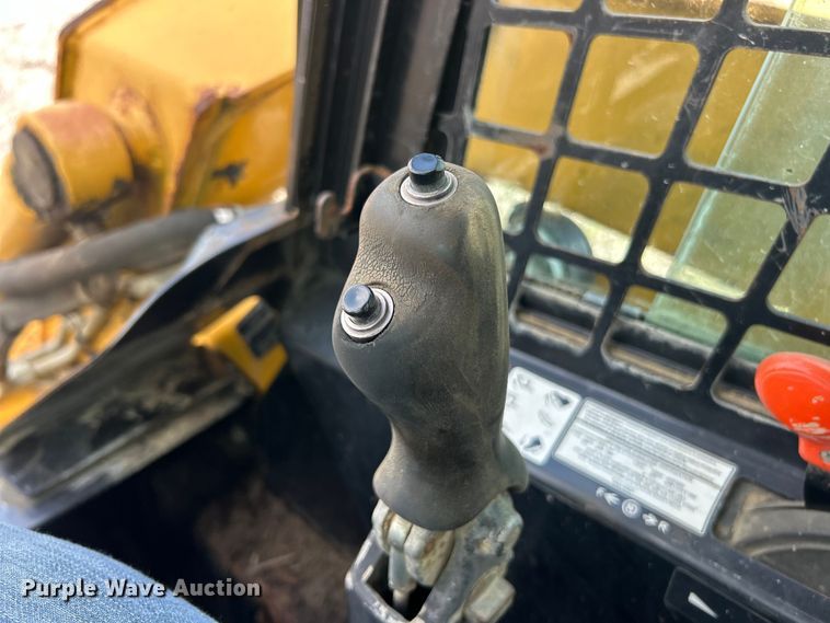 image for item FC2866 2007 John Deere CT332 tracked skid steer loader