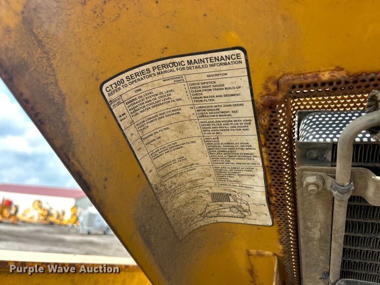 image for item FC2866 2007 John Deere CT332 tracked skid steer loader