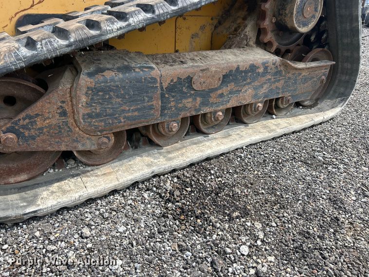 image for item FC2866 2007 John Deere CT332 tracked skid steer loader