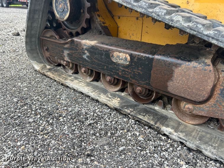 image for item FC2866 2007 John Deere CT332 tracked skid steer loader