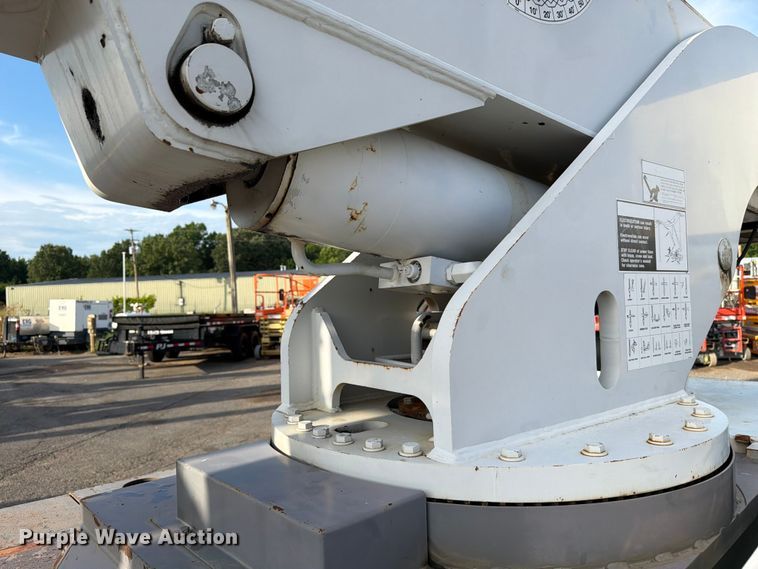 image for item FC3195 2011 Grove CD5540F crane