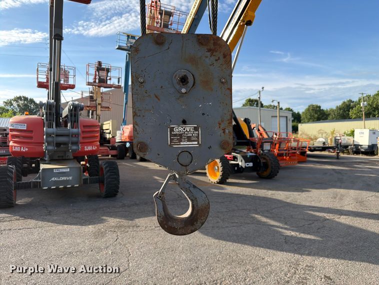 image for item FC3195 2011 Grove CD5540F crane