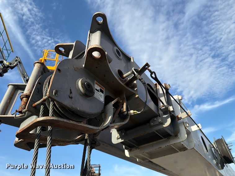 image for item FC3195 2011 Grove CD5540F crane
