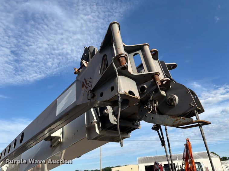 image for item FC3195 2011 Grove CD5540F crane