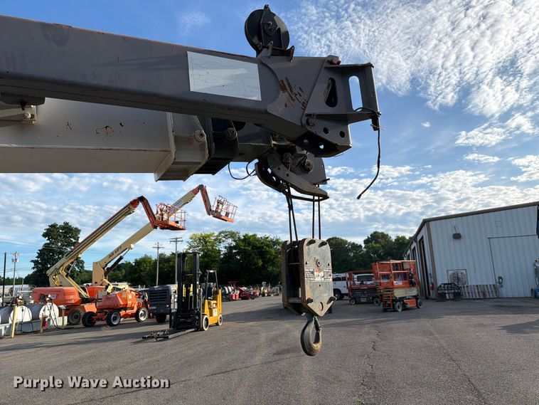 image for item FC3195 2011 Grove CD5540F crane