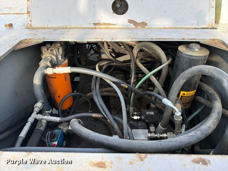 image for item FC3195 2011 Grove CD5540F crane