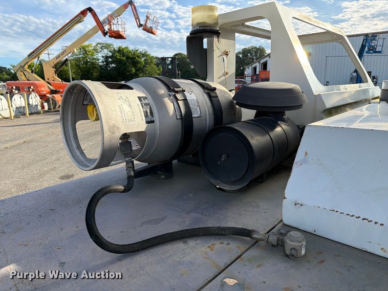 image for item FC3195 2011 Grove CD5540F crane