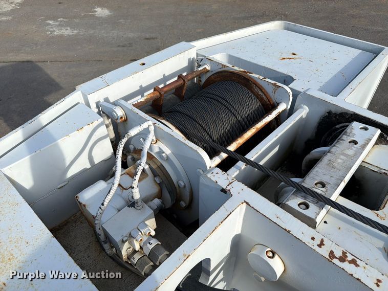 image for item FC3195 2011 Grove CD5540F crane