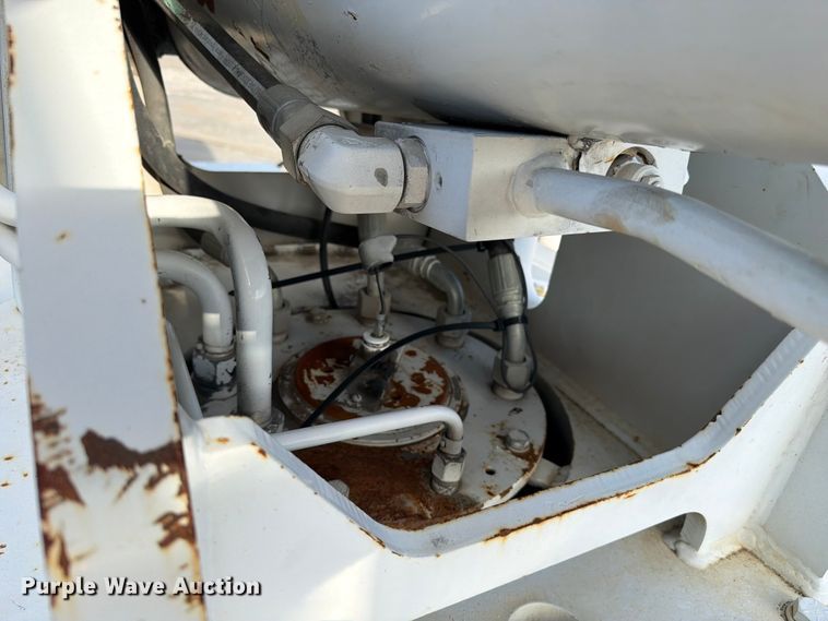 image for item FC3195 2011 Grove CD5540F crane