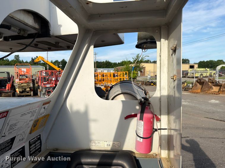 image for item FC3195 2011 Grove CD5540F crane