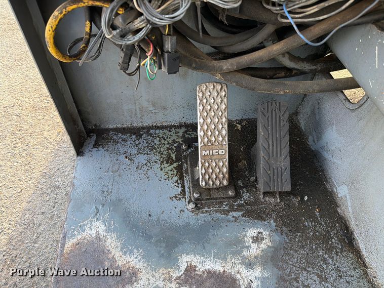 image for item FC3195 2011 Grove CD5540F crane