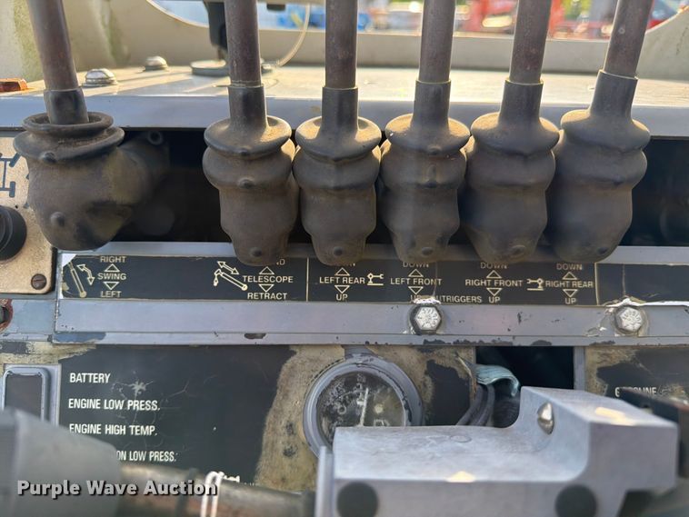 image for item FC3195 2011 Grove CD5540F crane