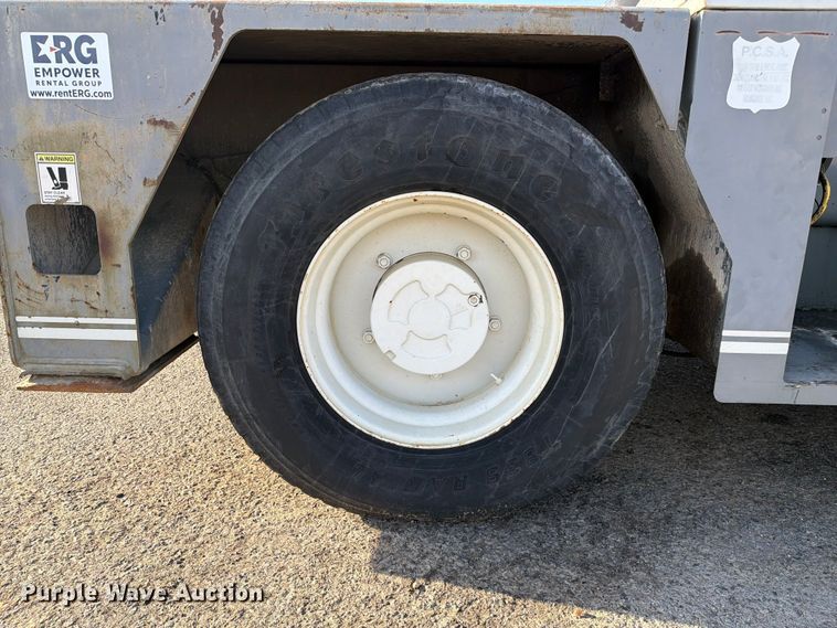 image for item FC3195 2011 Grove CD5540F crane