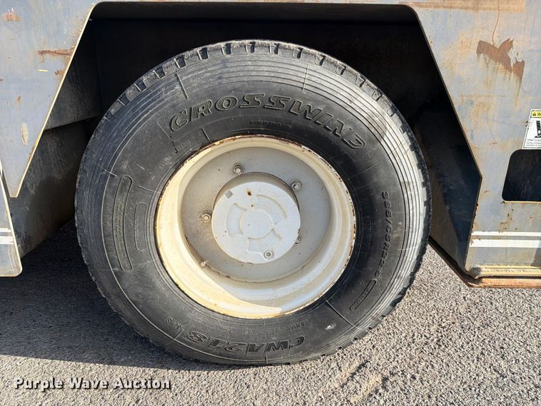 image for item FC3195 2011 Grove CD5540F crane