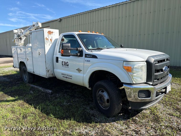 image for item FC3197 2015 Ford F350 Super Duty utility bed pickup truck