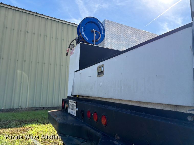 image for item FC3197 2015 Ford F350 Super Duty utility bed pickup truck