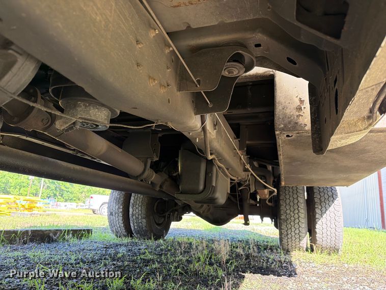image for item FC3197 2015 Ford F350 Super Duty utility bed pickup truck