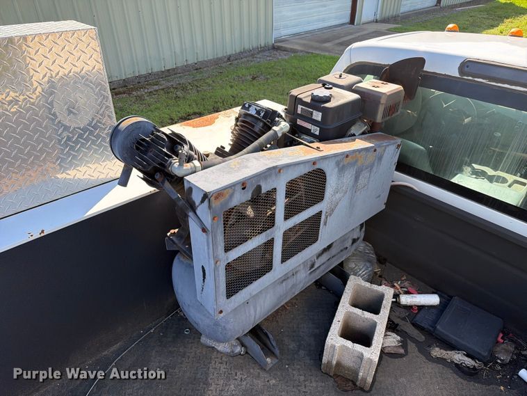 image for item FC3197 2015 Ford F350 Super Duty utility bed pickup truck