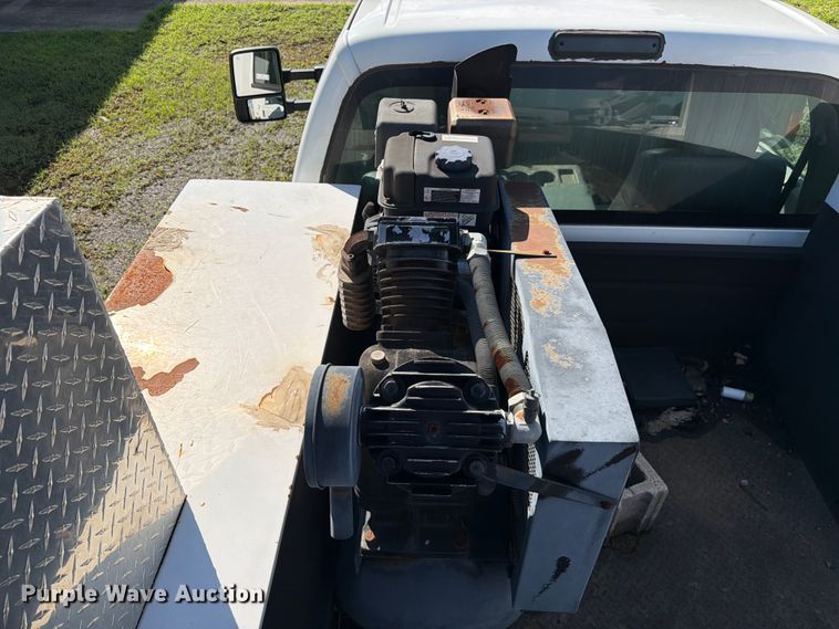 image for item FC3197 2015 Ford F350 Super Duty utility bed pickup truck