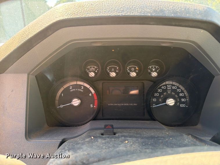 image for item FC3197 2015 Ford F350 Super Duty utility bed pickup truck