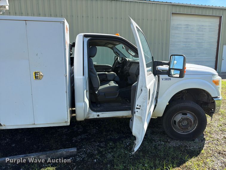 image for item FC3197 2015 Ford F350 Super Duty utility bed pickup truck