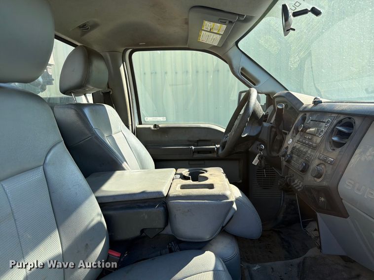 image for item FC3197 2015 Ford F350 Super Duty utility bed pickup truck