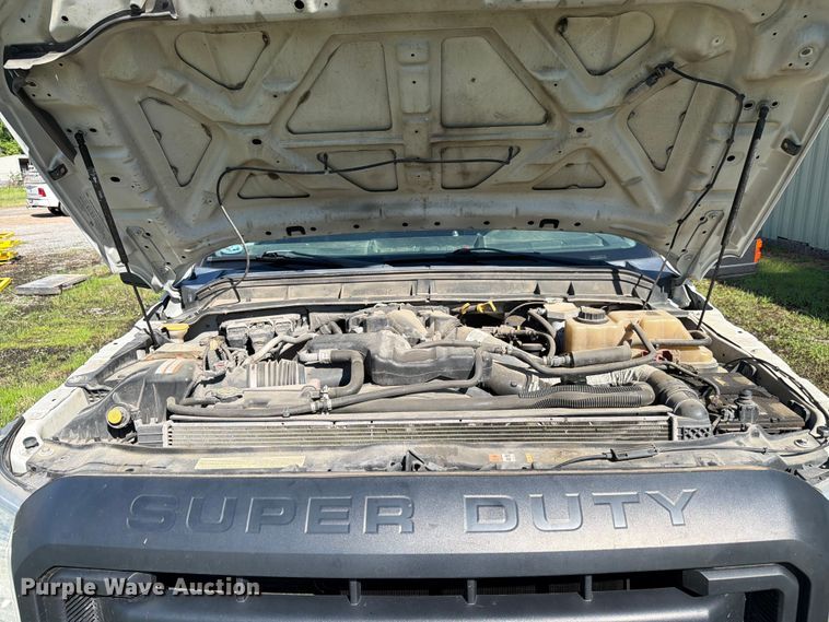 image for item FC3197 2015 Ford F350 Super Duty utility bed pickup truck