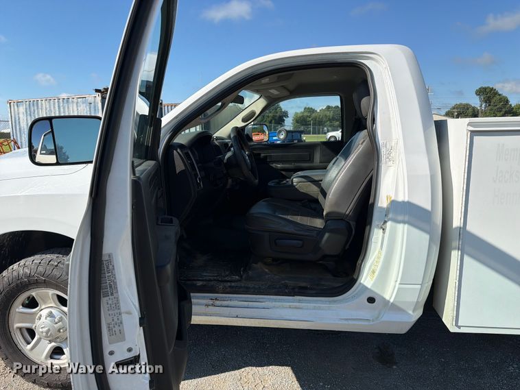 image for item FC3205 2017 RAM 2500 utility bed pickup truck