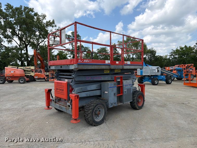 image for item FC3218 2002 SkyJack SJ8841 scissor lift