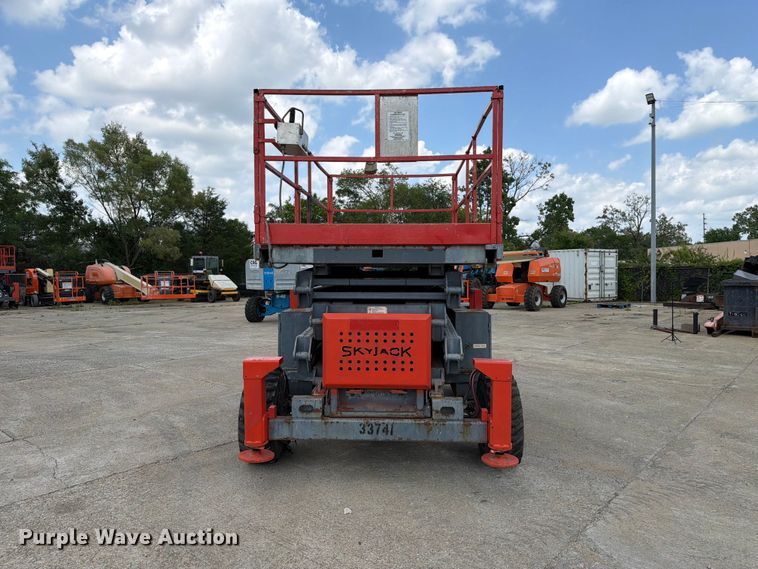 image for item FC3218 2002 SkyJack SJ8841 scissor lift