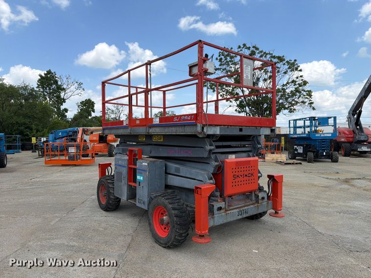 image for item FC3218 2002 SkyJack SJ8841 scissor lift