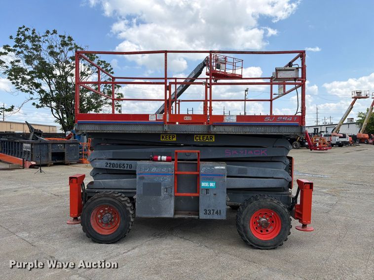 image for item FC3218 2002 SkyJack SJ8841 scissor lift
