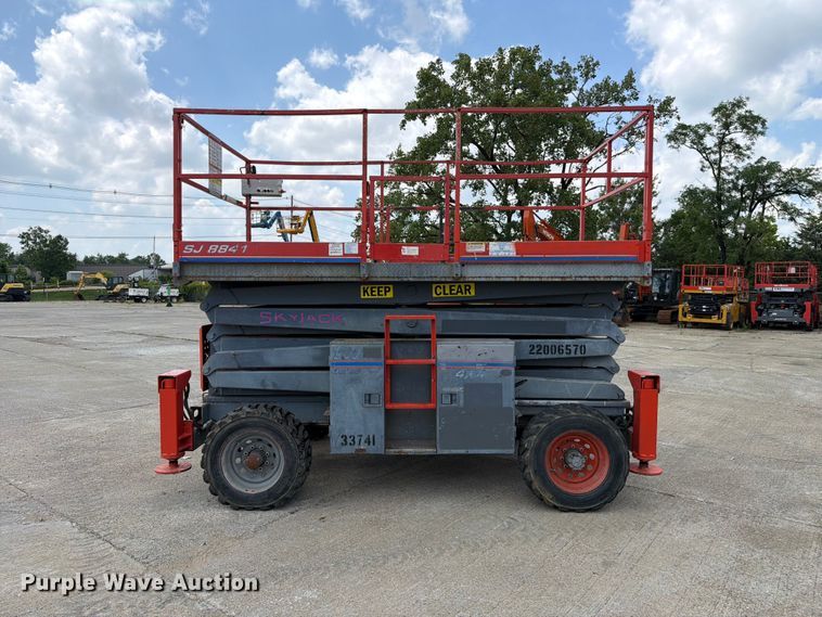 image for item FC3218 2002 SkyJack SJ8841 scissor lift