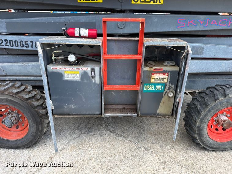 image for item FC3218 2002 SkyJack SJ8841 scissor lift