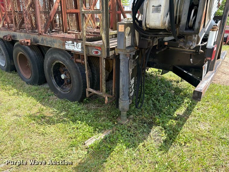image for item FC3220 1972 Ford 900 crane truck