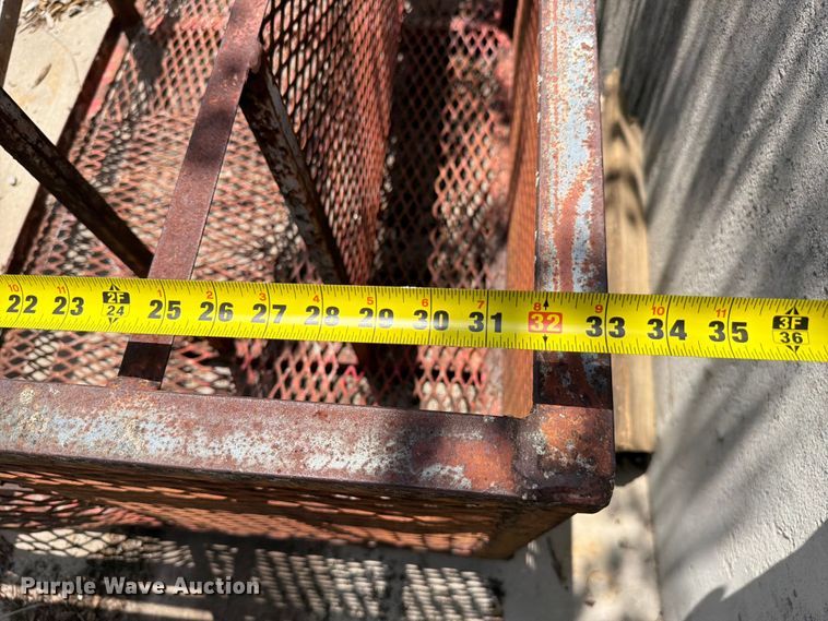 image for item FC3220 1972 Ford 900 crane truck