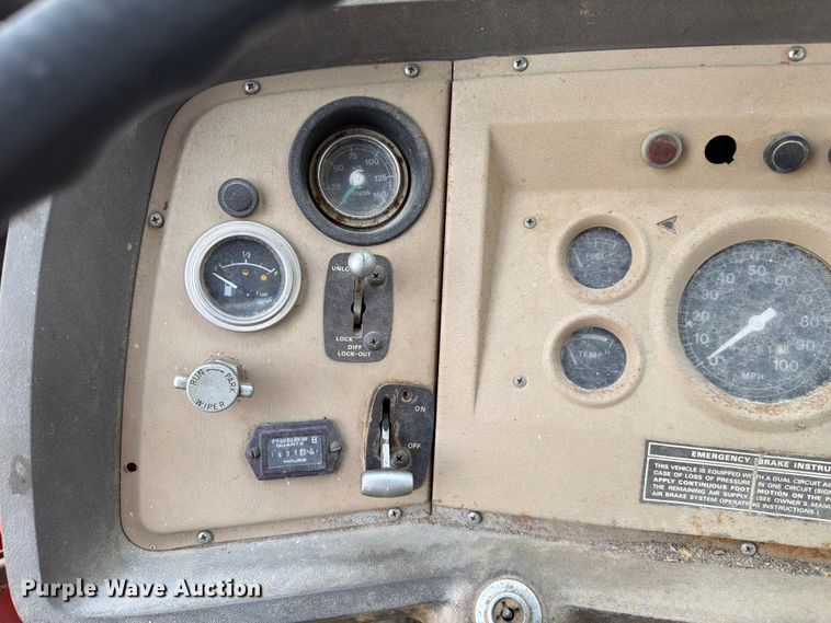 image for item FC3220 1972 Ford 900 crane truck