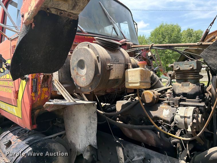 image for item FC3220 1972 Ford 900 crane truck