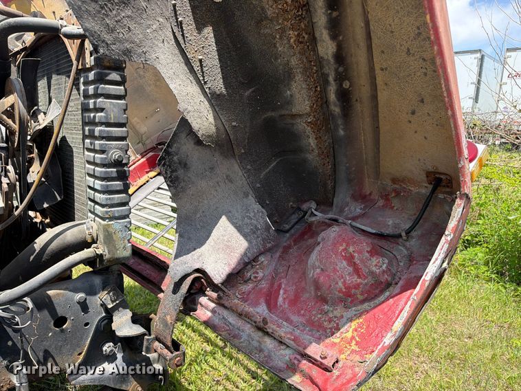 image for item FC3220 1972 Ford 900 crane truck